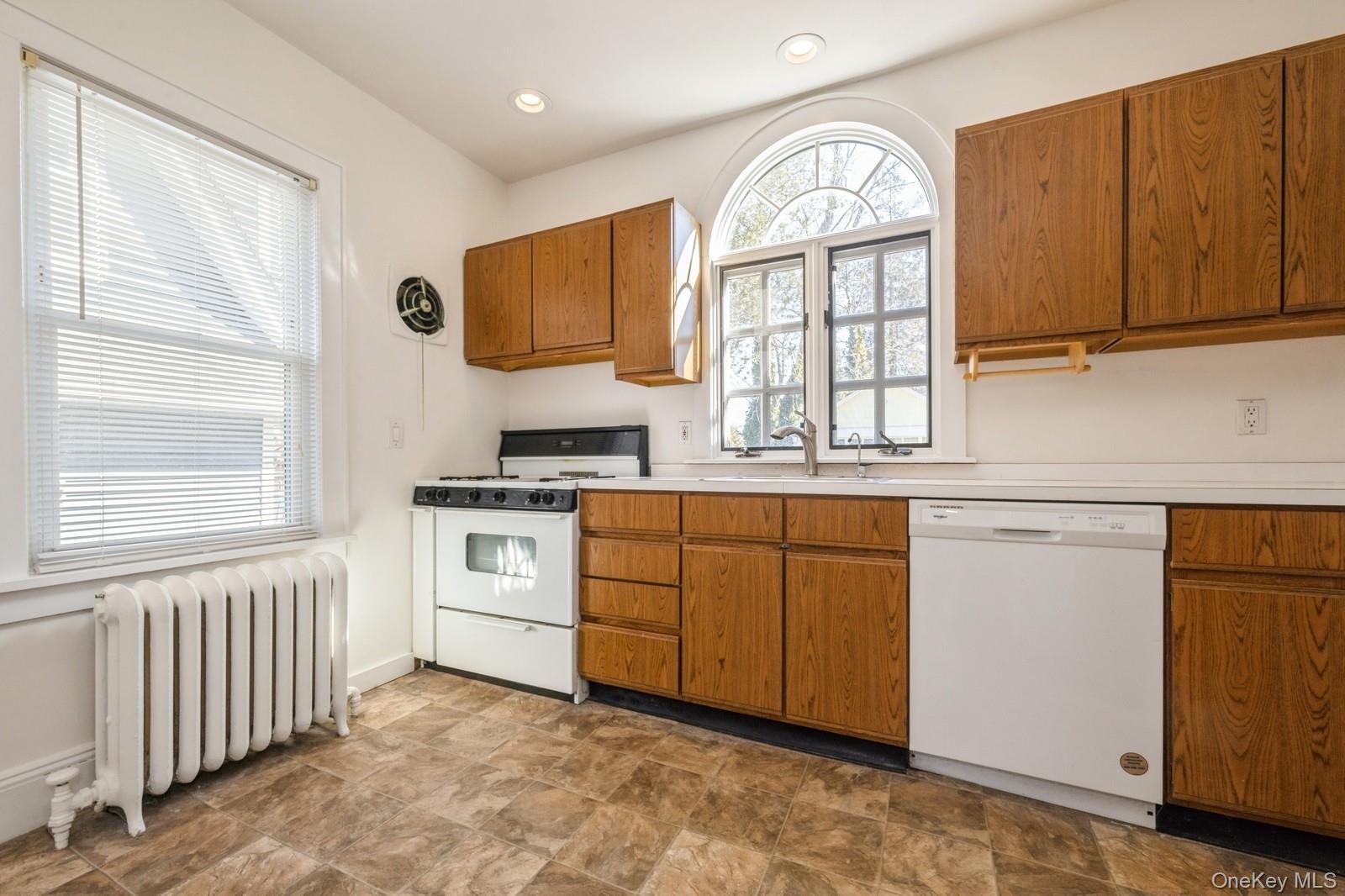 130 Soundview Road Huntington, NY 11743 - Photo 14 of 30