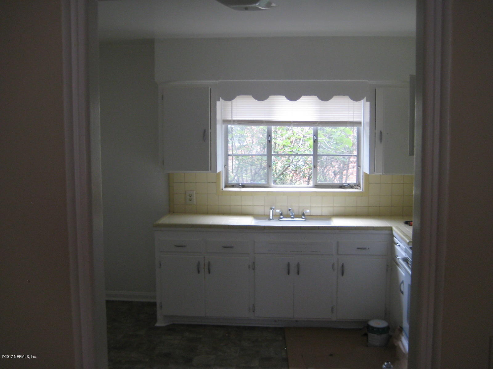 3161 Belden Circle, Unit 2 Jacksonville, FL 32207 - Photo 5 of 16 IMG_3177