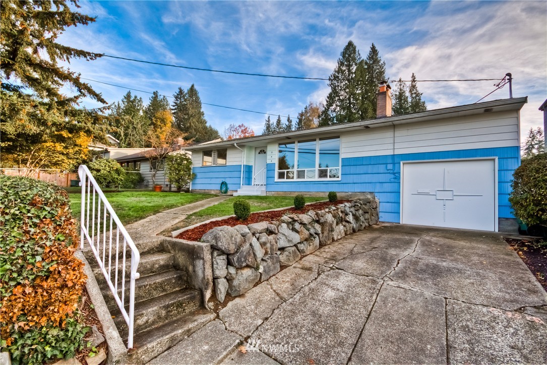 944 Walnut Street Edmonds, WA 98020 - Photo 1 of 18 Gallery Image 1