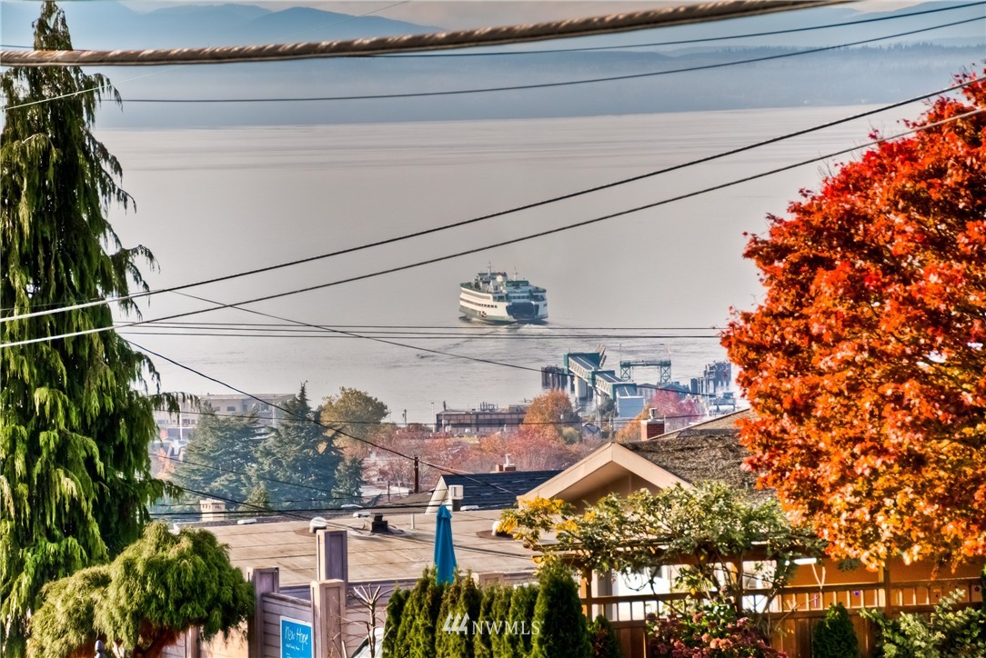 944 Walnut Street Edmonds, WA 98020 - Photo 4 of 18 Gallery Image 4