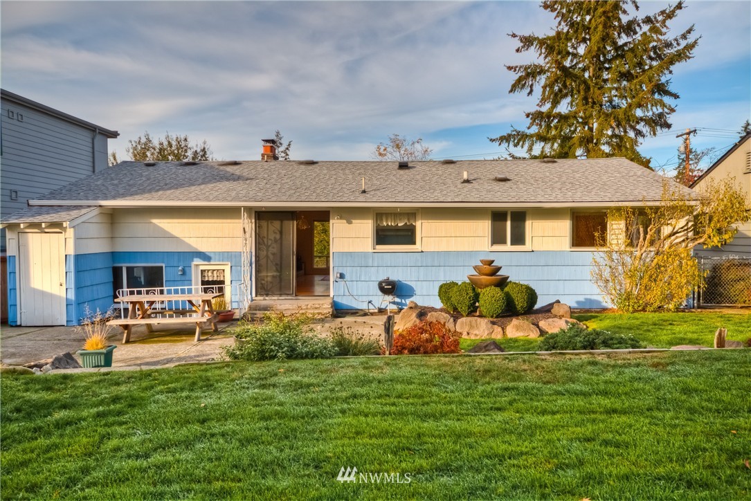944 Walnut Street Edmonds, WA 98020 - Photo 5 of 18 Gallery Image 5