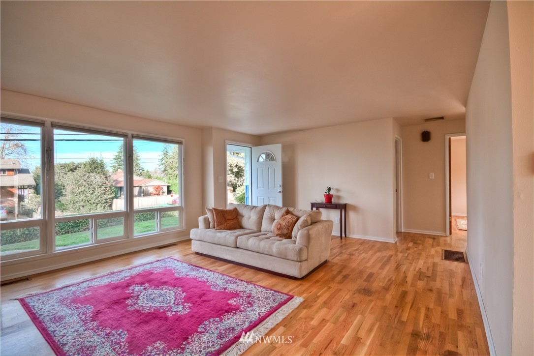 944 Walnut Street Edmonds, WA 98020 - Photo 9 of 18 Gallery Image 9