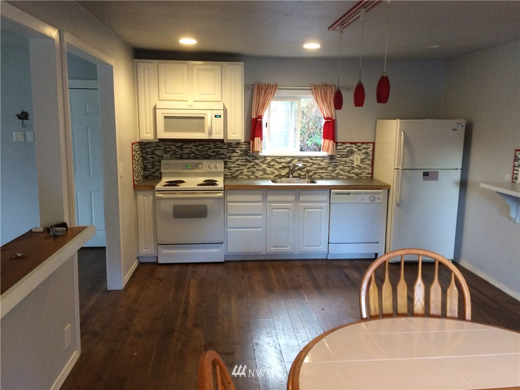 5541 East Pickering Road Shelton, WA 98584 - Photo 2 of 14 Gallery Image 2
