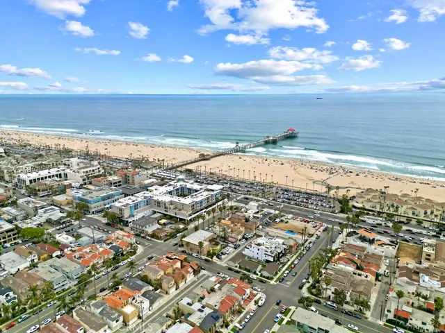 $2,350,000 | 513 Pecan Avenue, Huntington Beach, CA 92648