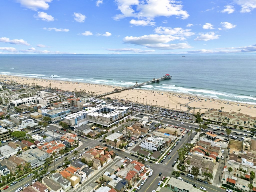 513 Pecan Avenue Huntington Beach, CA 92648 - Photo 2 of 46 a view of an ocean