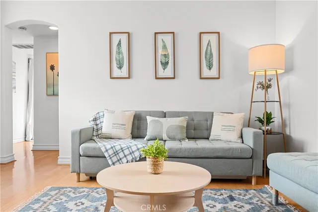 $2,350,000 | 513 Pecan Avenue, Huntington Beach, CA 92648