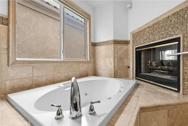 $2,350,000 | 513 Pecan Avenue, Huntington Beach, CA 92648