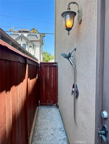 $2,350,000 | 513 Pecan Avenue, Huntington Beach, CA 92648