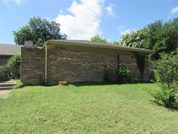 $1,950 | 9514 Summerhill Lane, Dallas, TX 75238
