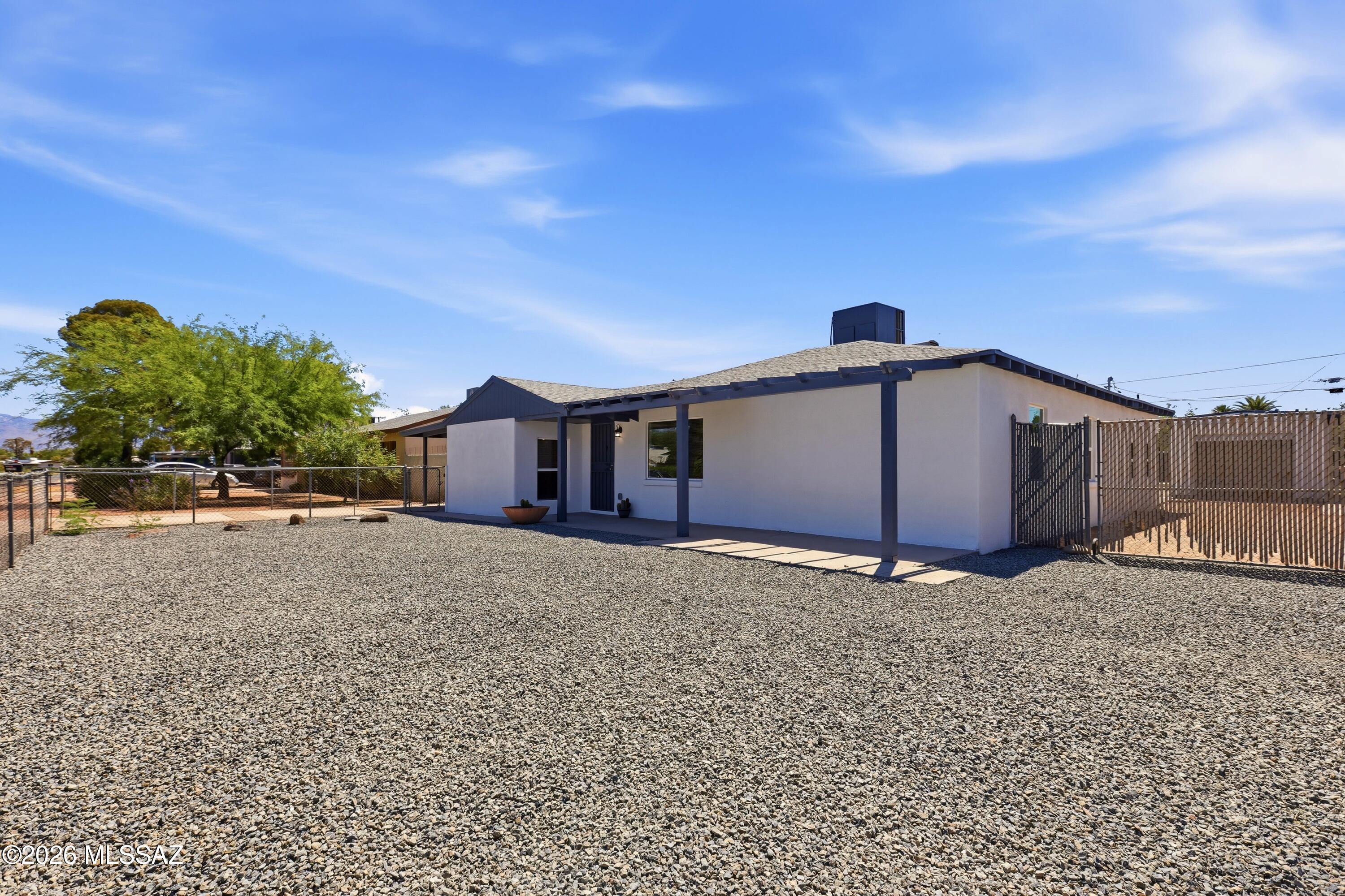 2111 South Miramonte Stravenue Tucson, AZ 85713 - Photo 2 of 34 2. 2111 S Miramonte