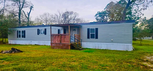 $1,400 | 416 Country Road 444, Dayton, TX 77535