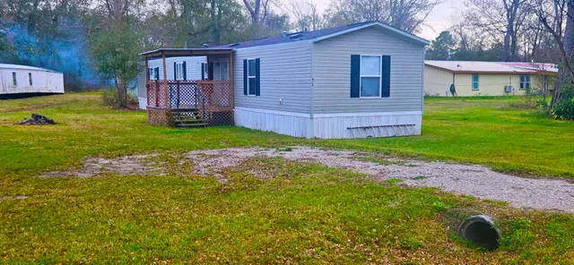 $1,400 | 416 Country Road 444, Dayton, TX 77535