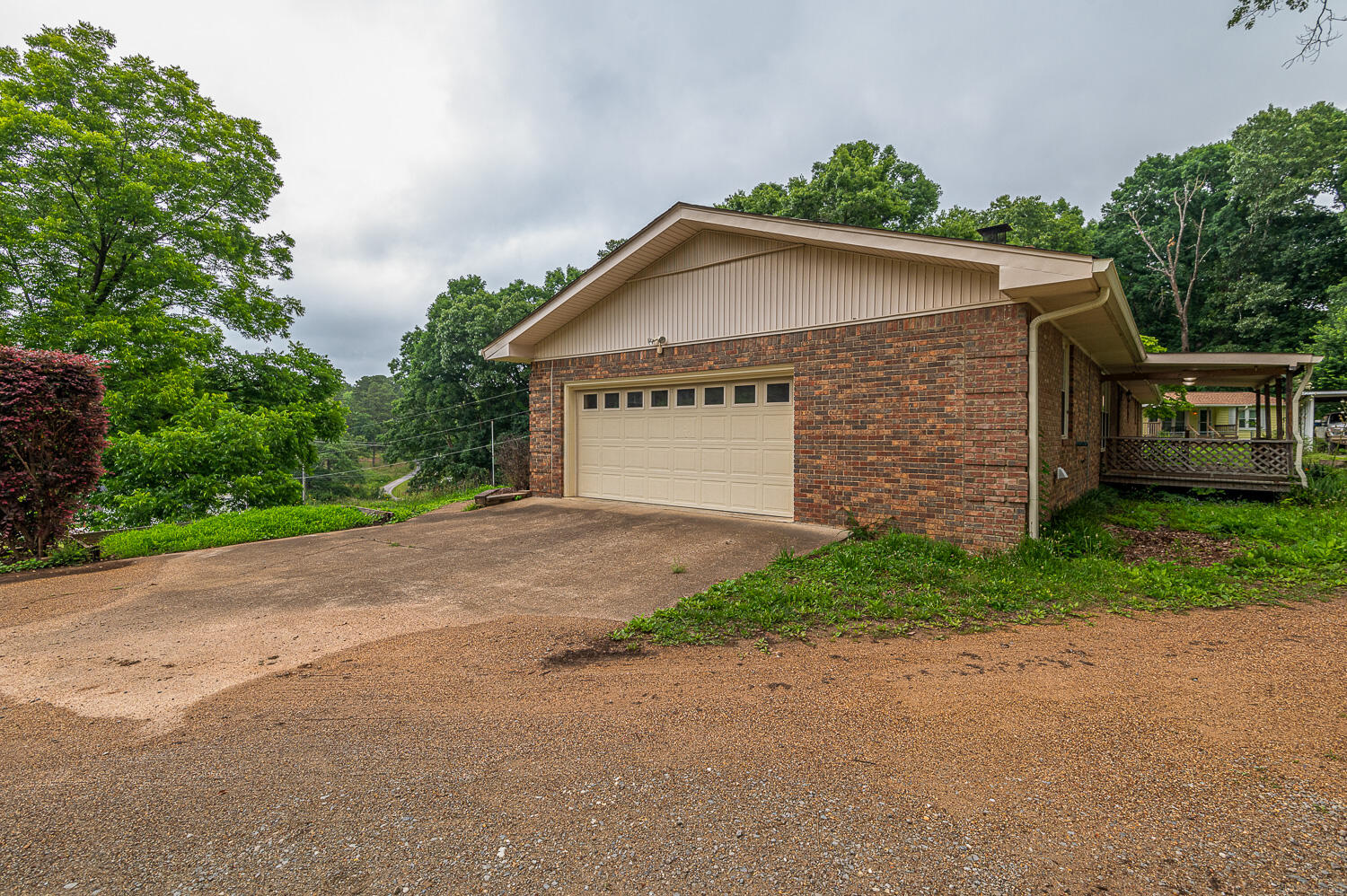 9422 Fuller Road Chattanooga, TN 37421 - Photo 21 of 23 Garage View