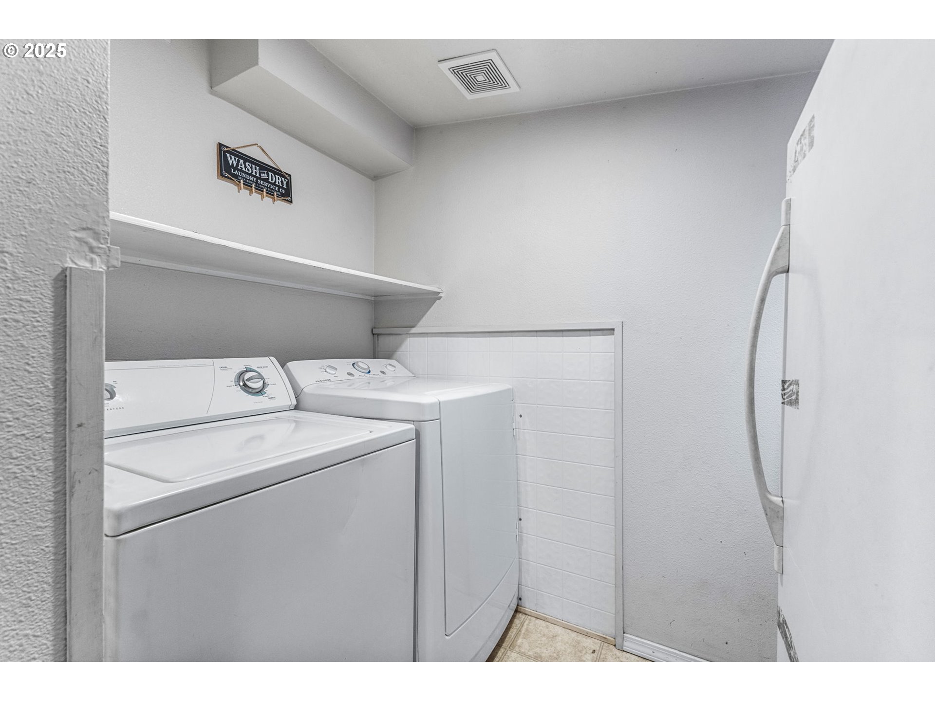 1487 Southwest Fairview Avenue Dallas, OR 97338 - Photo 23 of 34 a utility room with dryer and washer