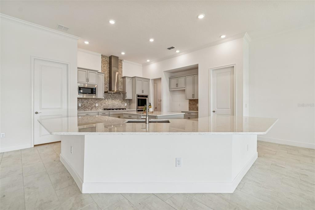958 Signet Drive Apollo Beach, FL 33572 - Photo 13 of 65