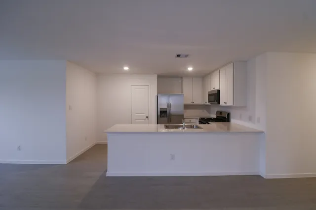 $2,375 | 2511 Night Emerald Drive, Rosharon, TX 77583