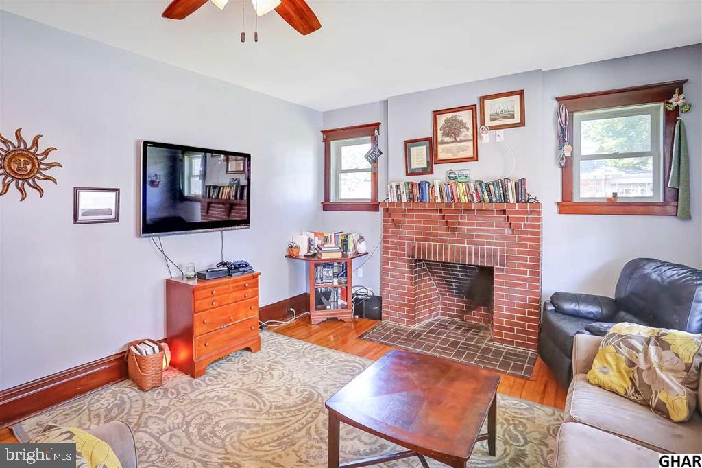 403 Walnut Street Boiling Springs, PA 17007 - Photo 3 of 30 Gallery Image 3