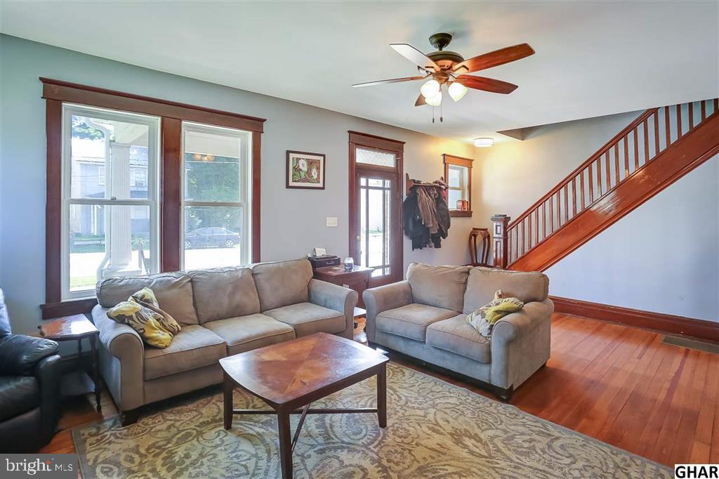 403 Walnut Street Boiling Springs, PA 17007 - Photo 4 of 30 Gallery Image 4