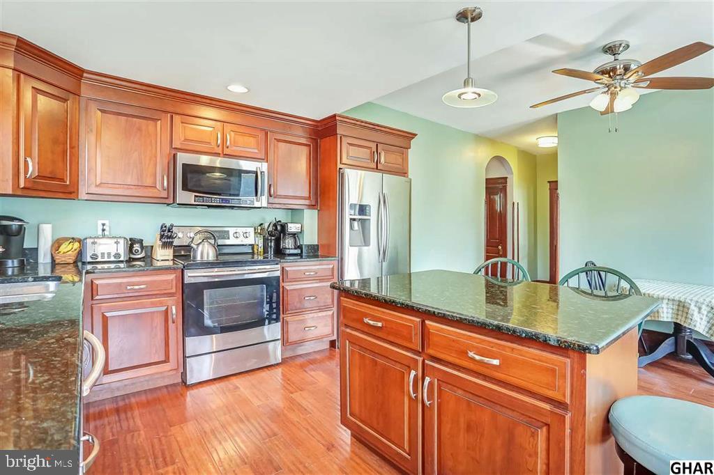 403 Walnut Street Boiling Springs, PA 17007 - Photo 5 of 30 Gallery Image 5