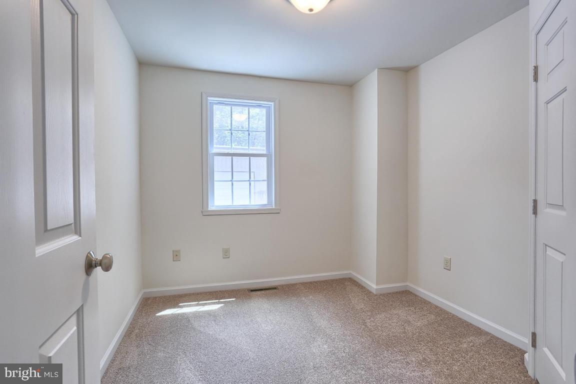 3403 Lebanon Road Manheim, PA 17545 - Photo 8 of 25 Gallery Image 8