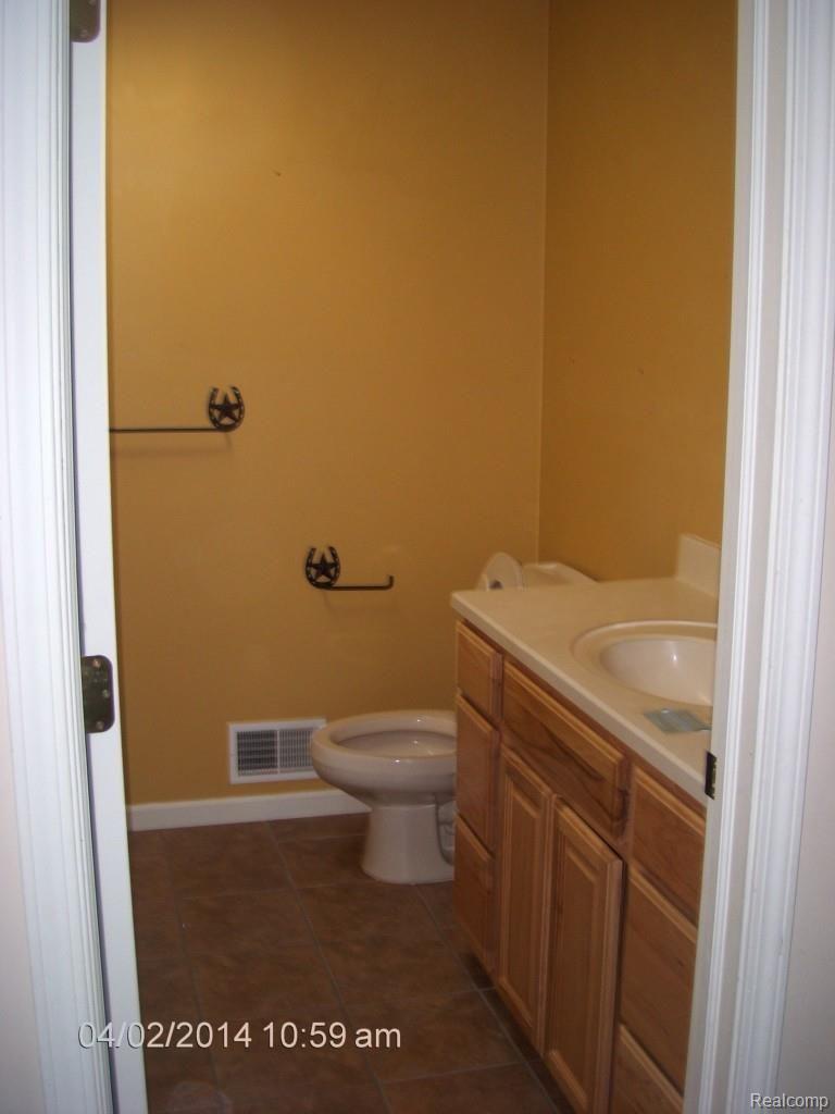 9131 Yale Road Avoca, MI 48006 - Photo 10 of 22 HPIM0045.jpg