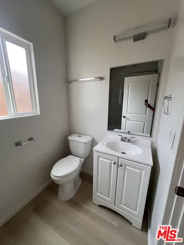 $1,248,000 | 945 West 76th Street, Los Angeles, CA 90044