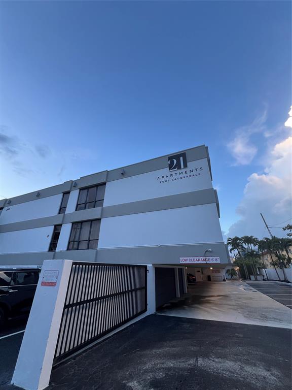 2100 Northeast 33rd Avenue, Unit S A Fort Lauderdale, FL 33305 - Photo 12 of 12 a view of a balcony with an outdoor space