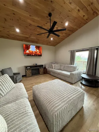 $599,900 | 12205 Weber Road, Plato, MO 65552