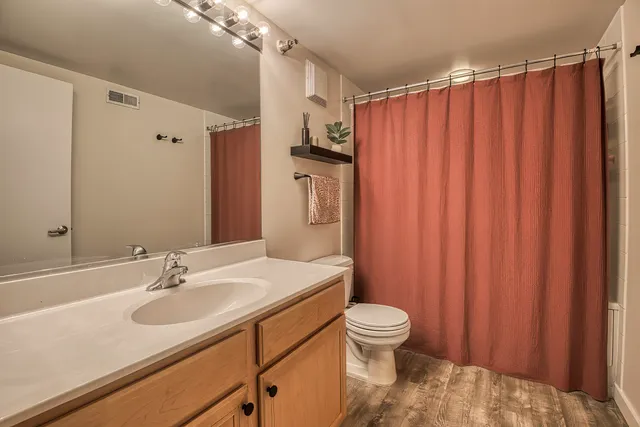 $2,400 | 625 West Jackson Boulevard, Unit 503, Chicago, IL 60661