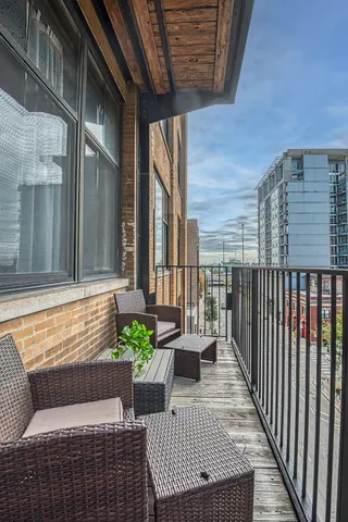 $2,400 | 625 West Jackson Boulevard, Unit 503, Chicago, IL 60661