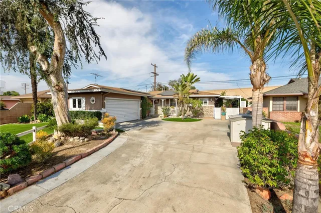 $869,900 | 1429 East Rosewood Avenue, Anaheim, CA 92805