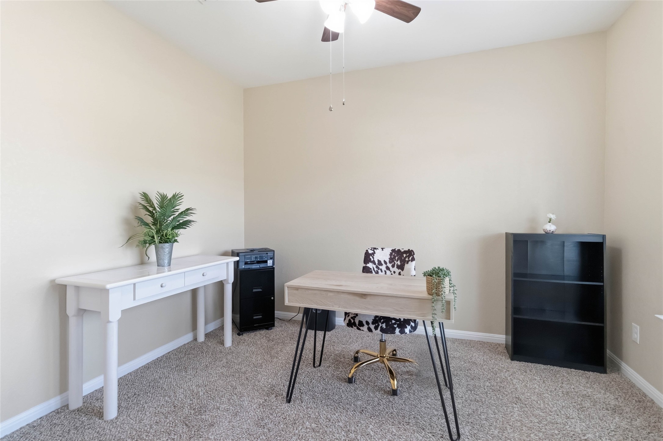 285 Hummingbird Way Martindale, TX 78655 - Photo 29 of 40 a workspace with furniture and window