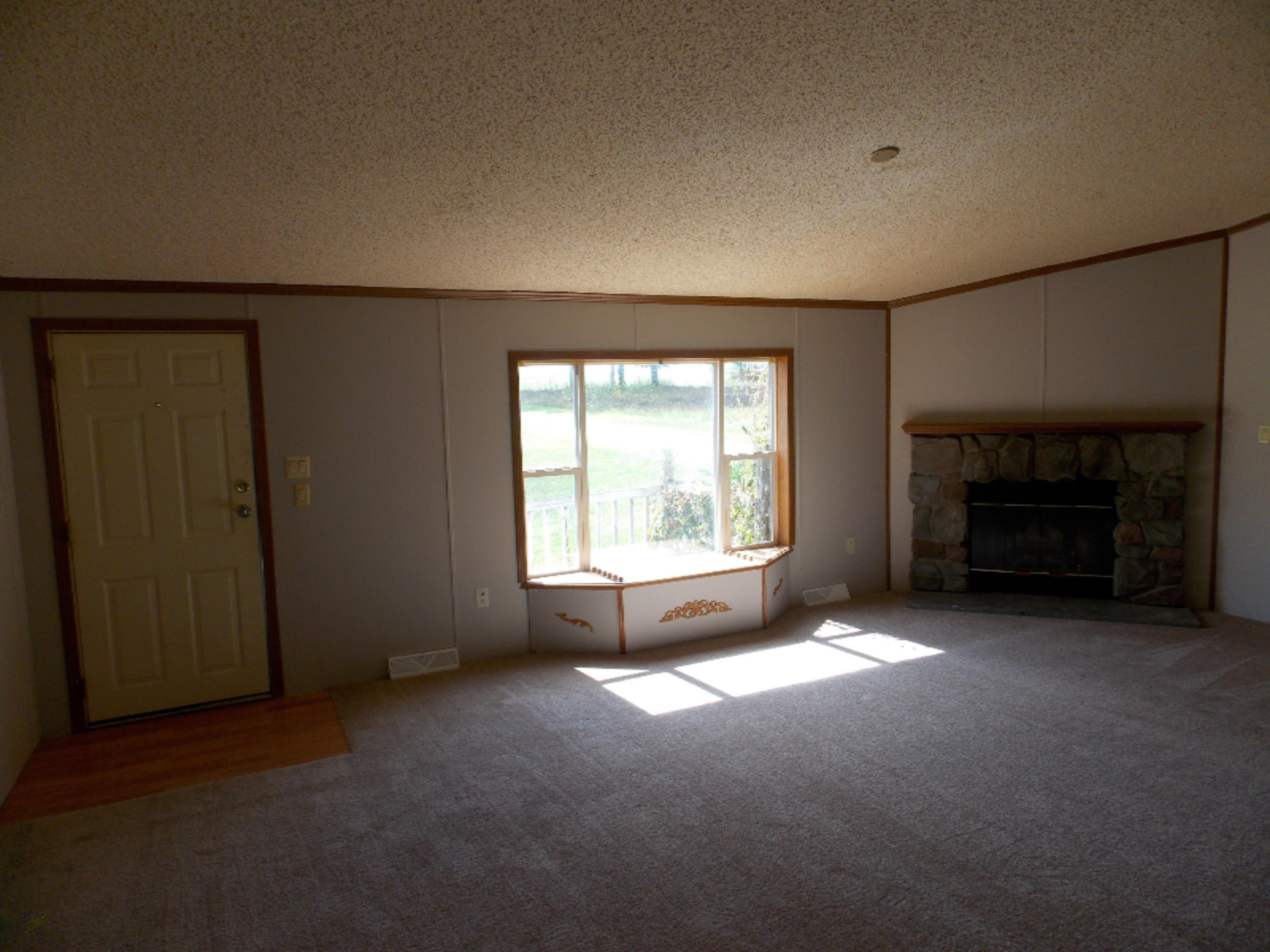12720 Farr Road Ravenna, MI 49451 - Photo 3 of 15 2015-09-18 01.50.15