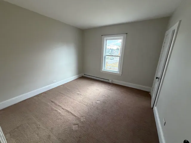 $1,800 | 90 Longwood Avenue, Unit 2, Manchester, NH 03109