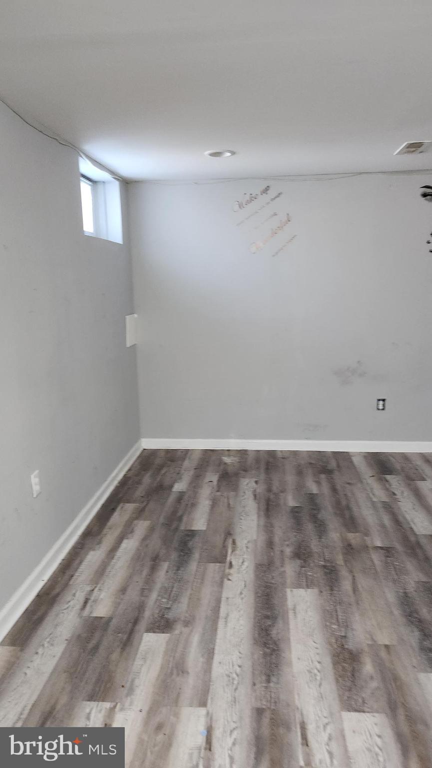 1024 Wicklow Road Baltimore, MD 21229 - Photo 33 of 44 a view of a room