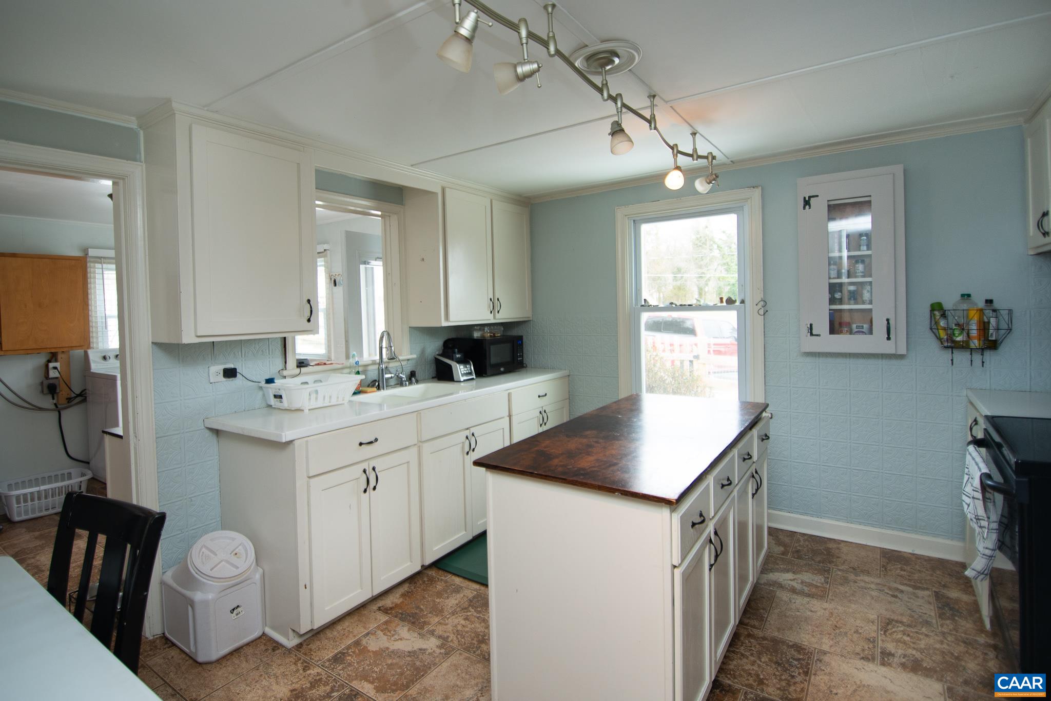 1688 Buck Road Crozet, VA 22932 - Photo 18 of 23 Gallery Image 18