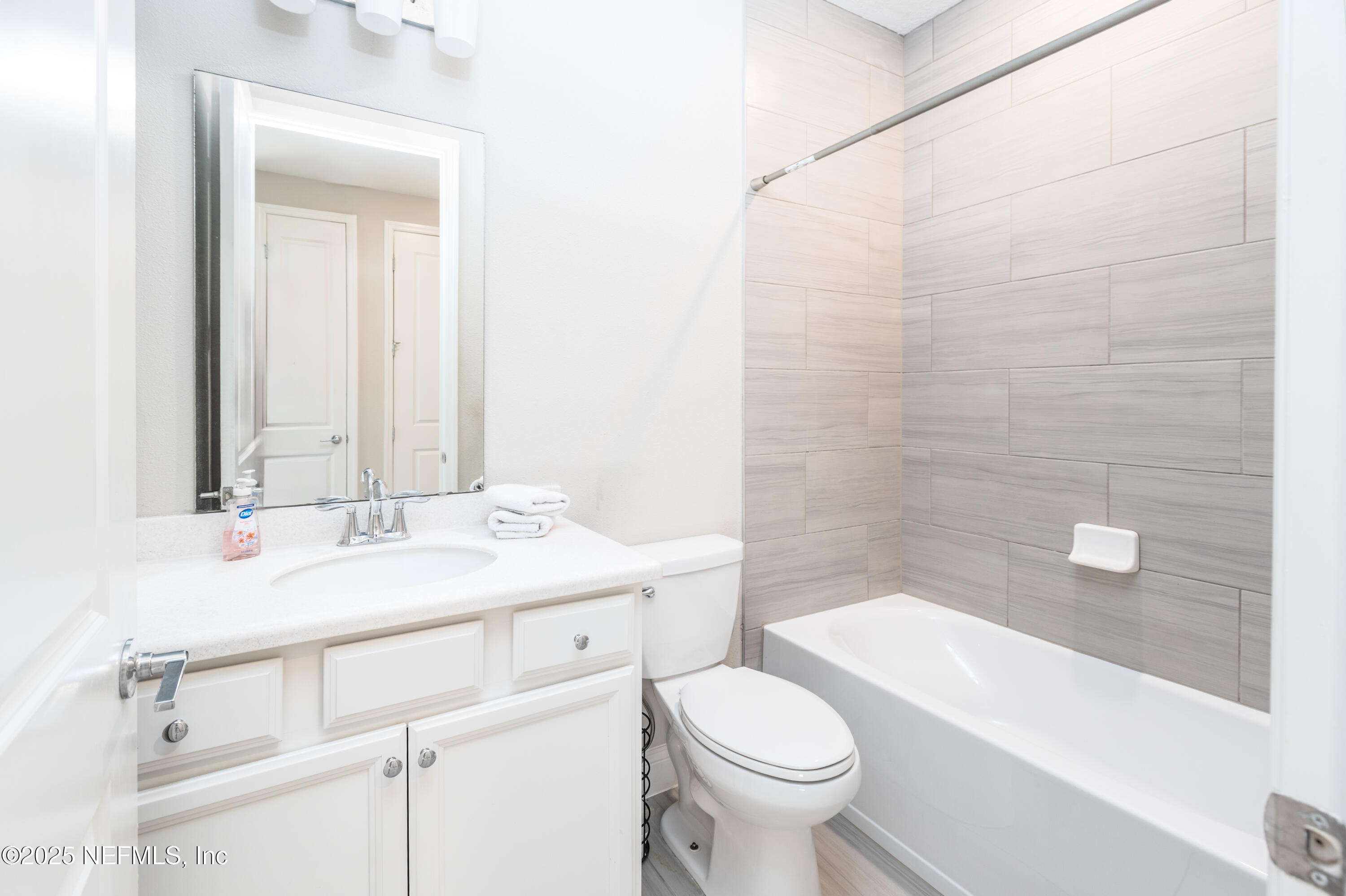 157 Renwick Parkway St. Augustine, FL 32095 - Photo 14 of 44 Secondary Bathroom