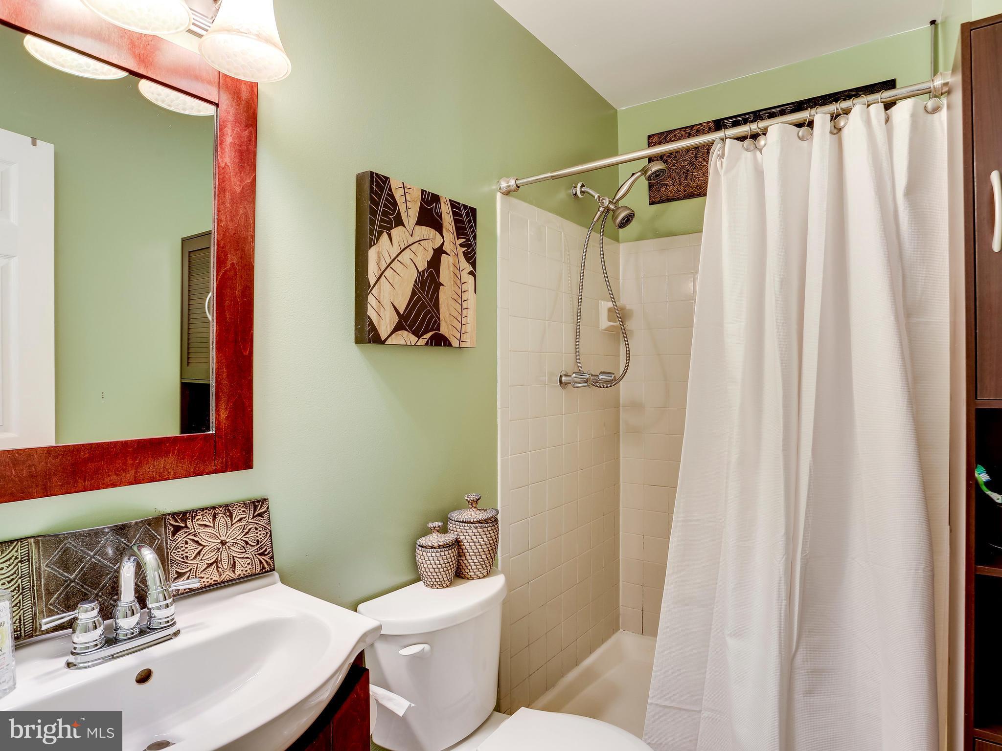 2937 Seminole Road Woodbridge, VA 22192 - Photo 16 of 25 Bath (Master)