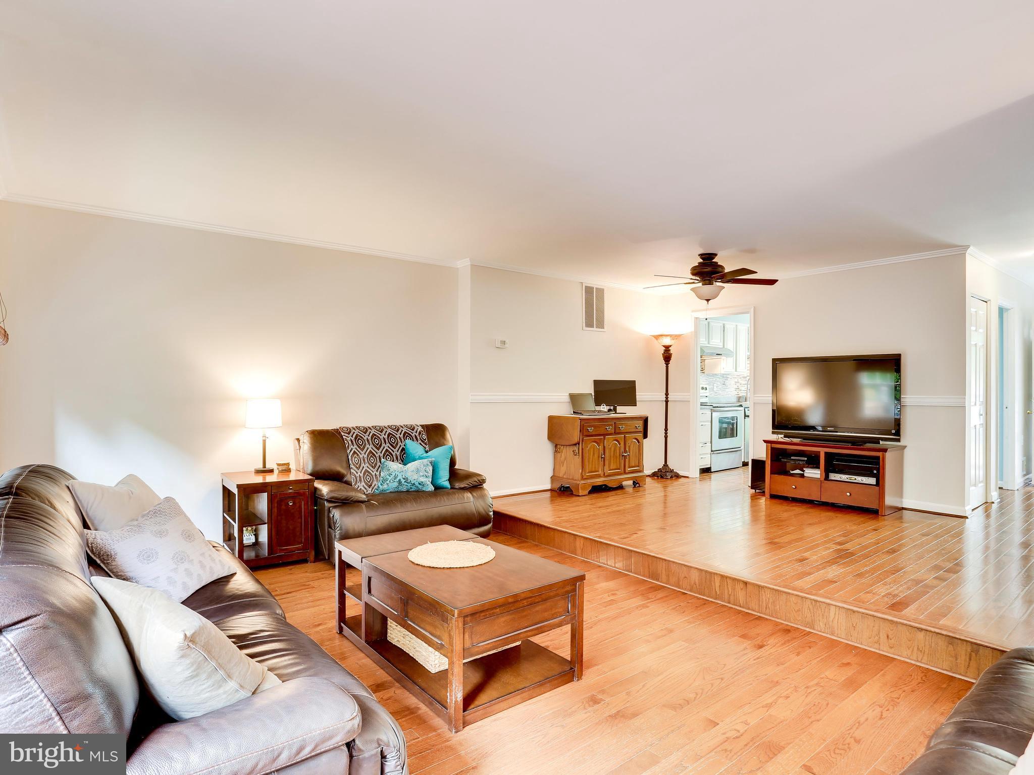 2937 Seminole Road Woodbridge, VA 22192 - Photo 9 of 25 Living Room