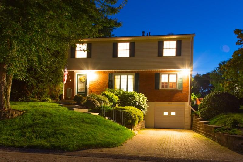 252 Orchard Spring Road Pittsburgh, PA 15220 - Photo 2 of 17 Gallery Image 2