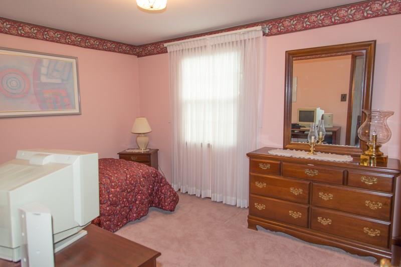 252 Orchard Spring Road Pittsburgh, PA 15220 - Photo 13 of 17 Gallery Image 13