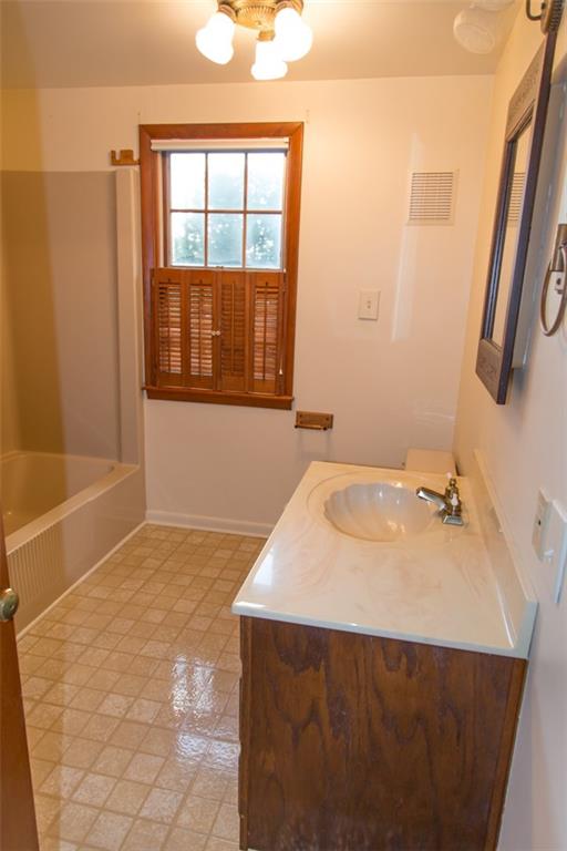 252 Orchard Spring Road Pittsburgh, PA 15220 - Photo 15 of 17 Gallery Image 15