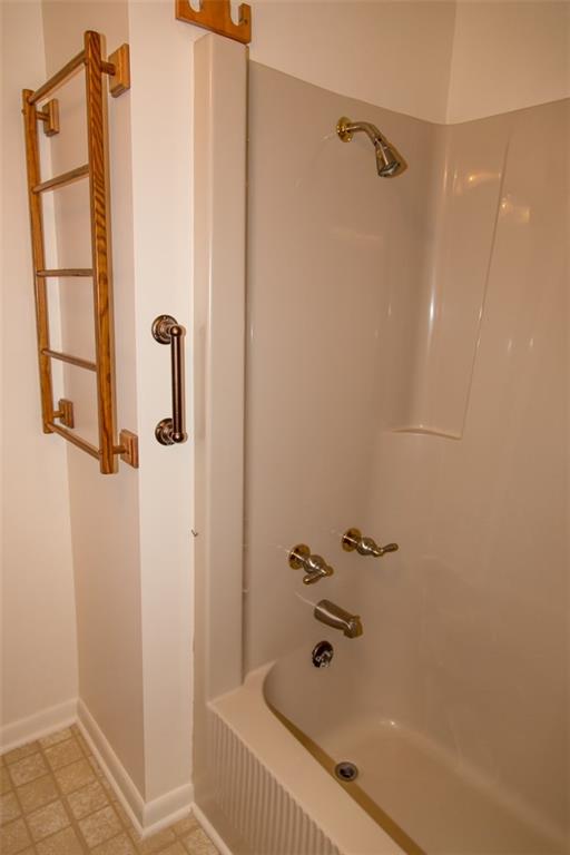 252 Orchard Spring Road Pittsburgh, PA 15220 - Photo 17 of 17 Gallery Image 17