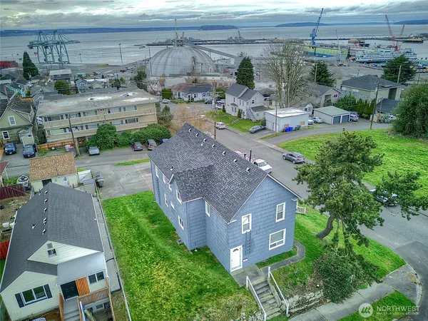 $905,500 | 1018 Wall Street, Everett, WA 98201