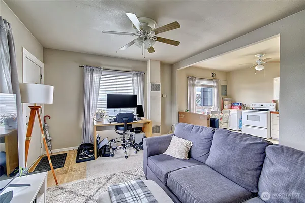$905,500 | 1018 Wall Street, Everett, WA 98201