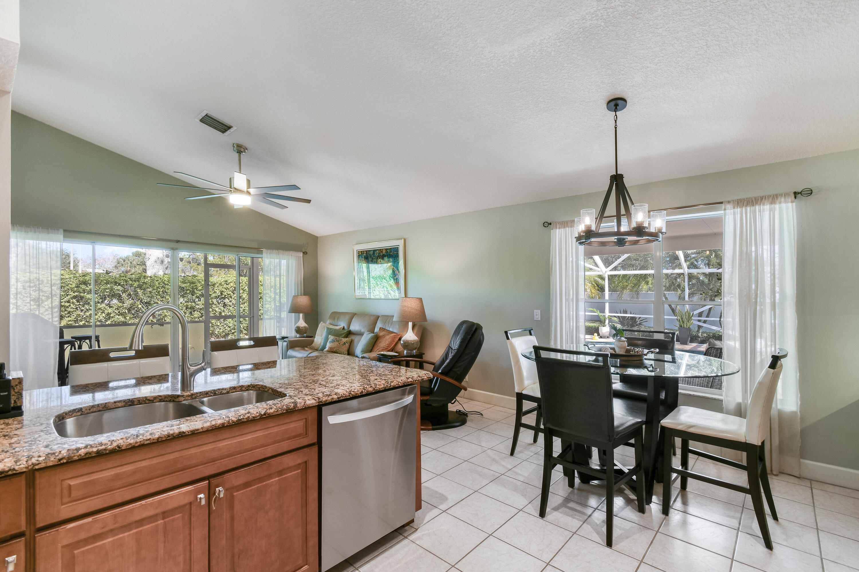 163 Spoonbill Court Jupiter, FL 33458 - Photo 23 of 67 Kitchen 3