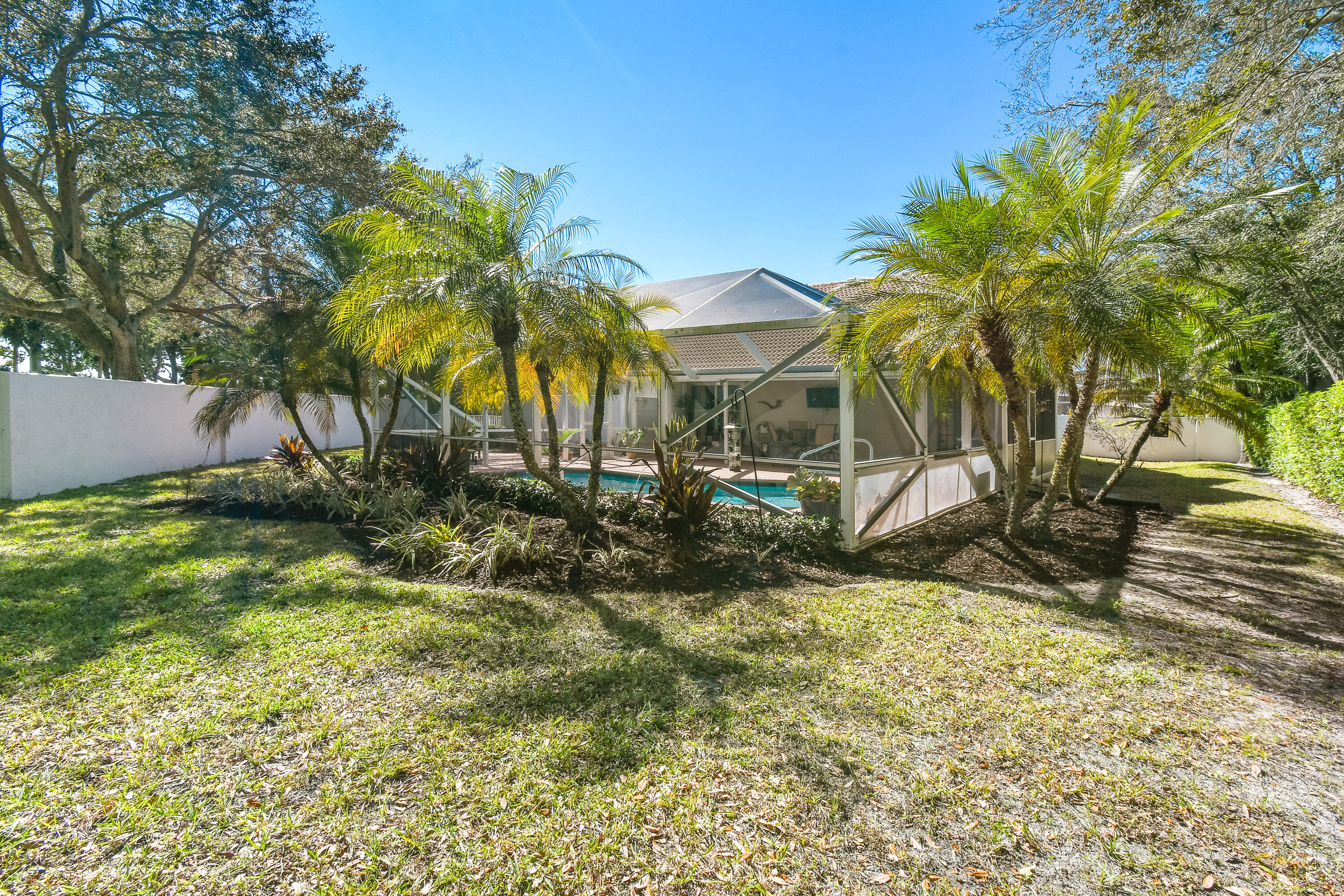 163 Spoonbill Court Jupiter, FL 33458 - Photo 54 of 67 Spacious yard and outdoor area 2