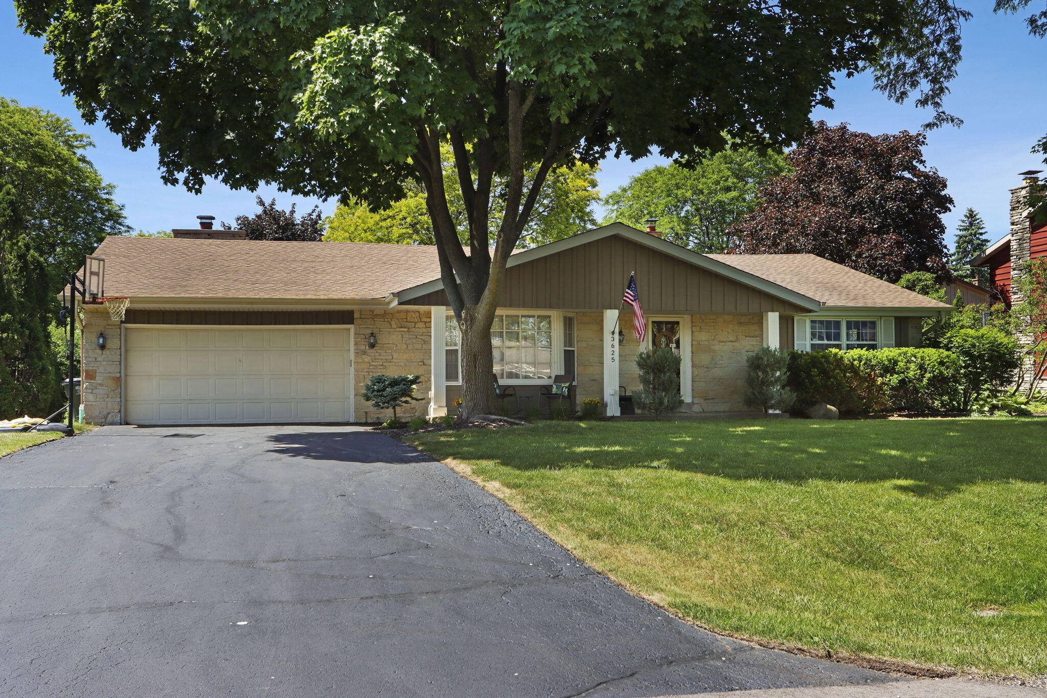 3625 South Brentwood Road New Berlin, WI 53151 - Photo 23 of 32 Front