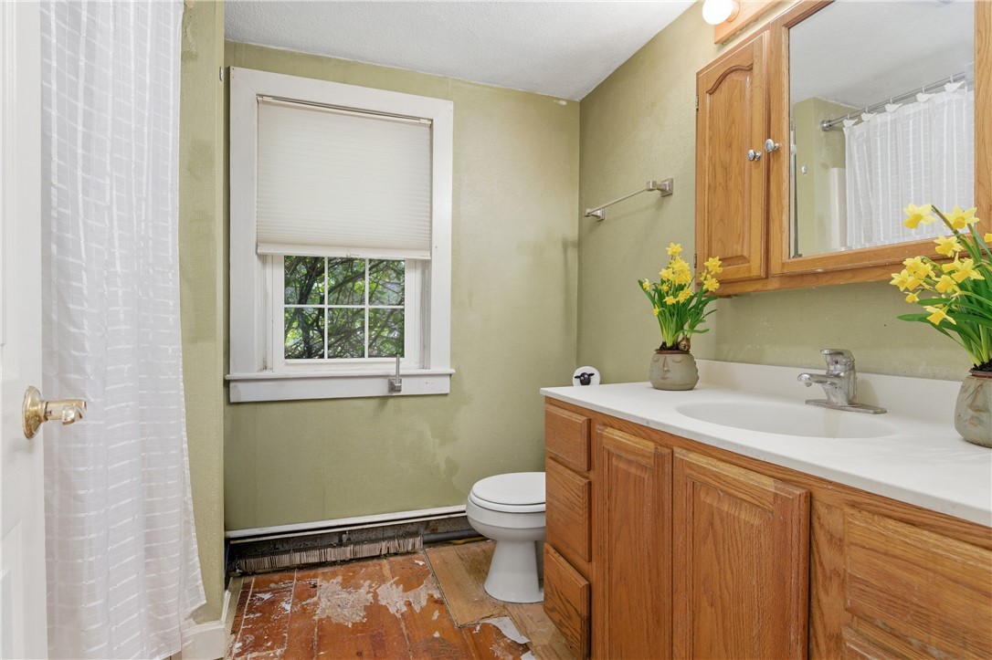 36 Brayton Road Smithfield, RI 02917 - Photo 23 of 34