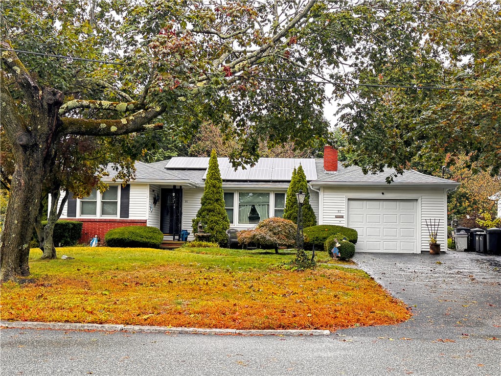 91 Ridgeway Road Cranston, RI 02920 - Photo 2 of 33 Gallery Image 2